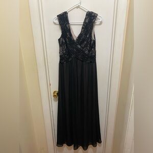 Elegant Black Lace Evening Dress
